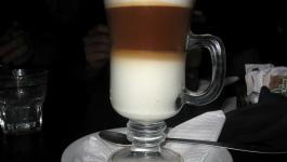 Kaffee_Latte Glas Loeffel