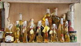 Olivenoel Flaschen Schaufenster
